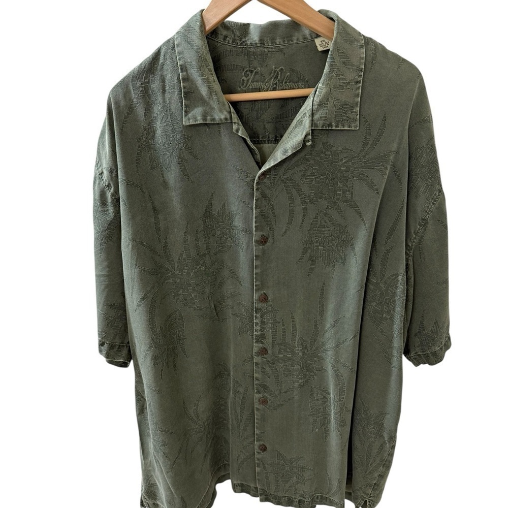 Tommy Bahama 100% Silk Hawaiian Shirt Size XXL Tropical Print Olive Green Casual
